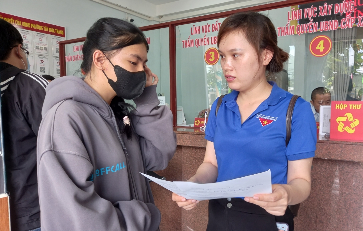 Khánh Hòa: Cán bộ tự nguyện rút lui để trẻ hóa và nâng chất bộ máy